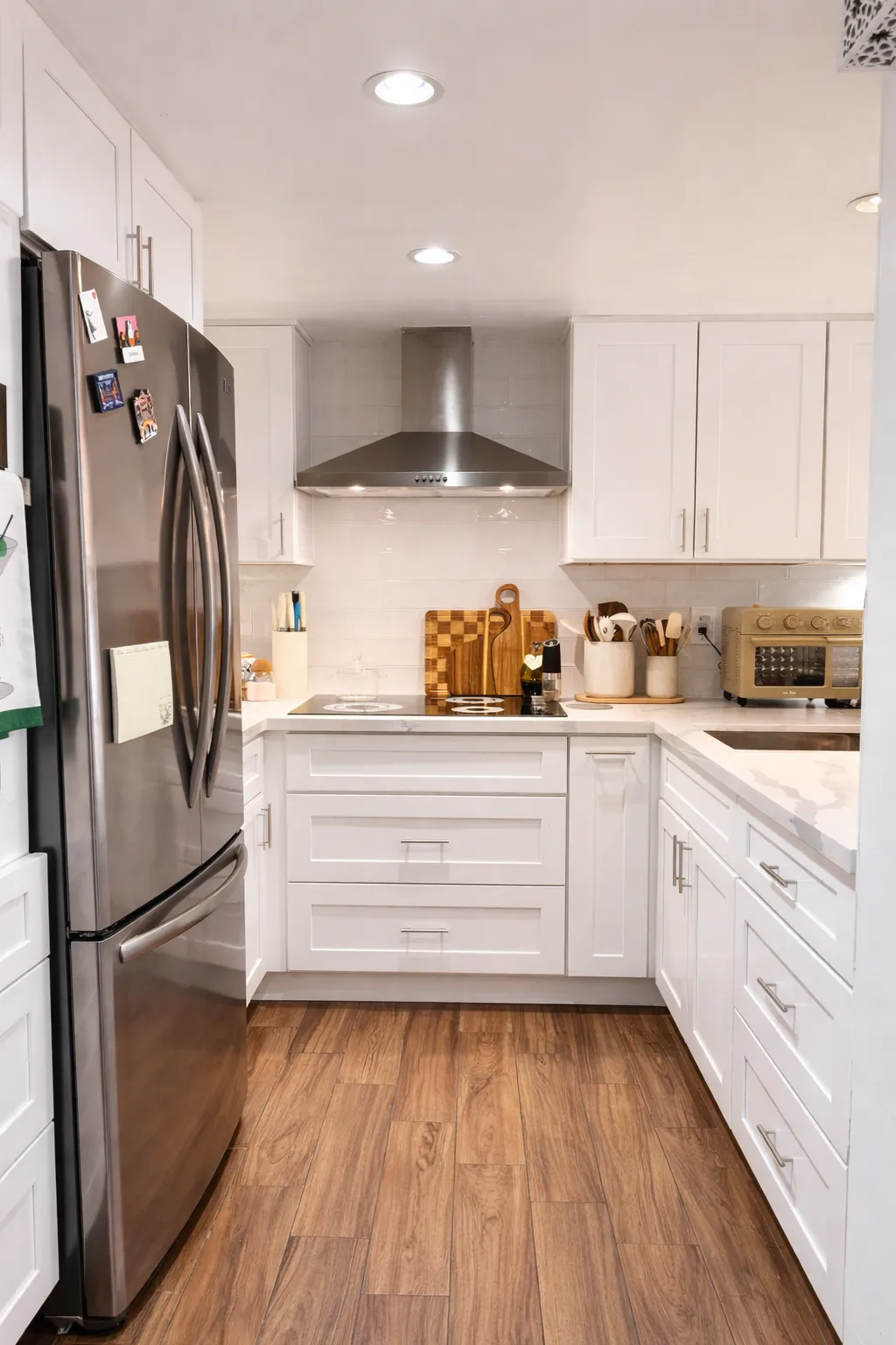 Claudia kitchen wide view