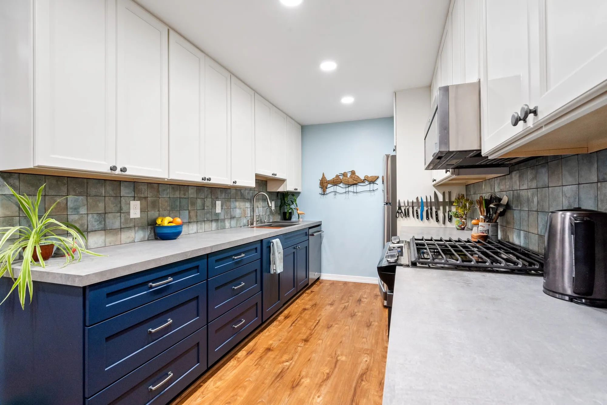 Navy run below the slate-tone tile backsplash