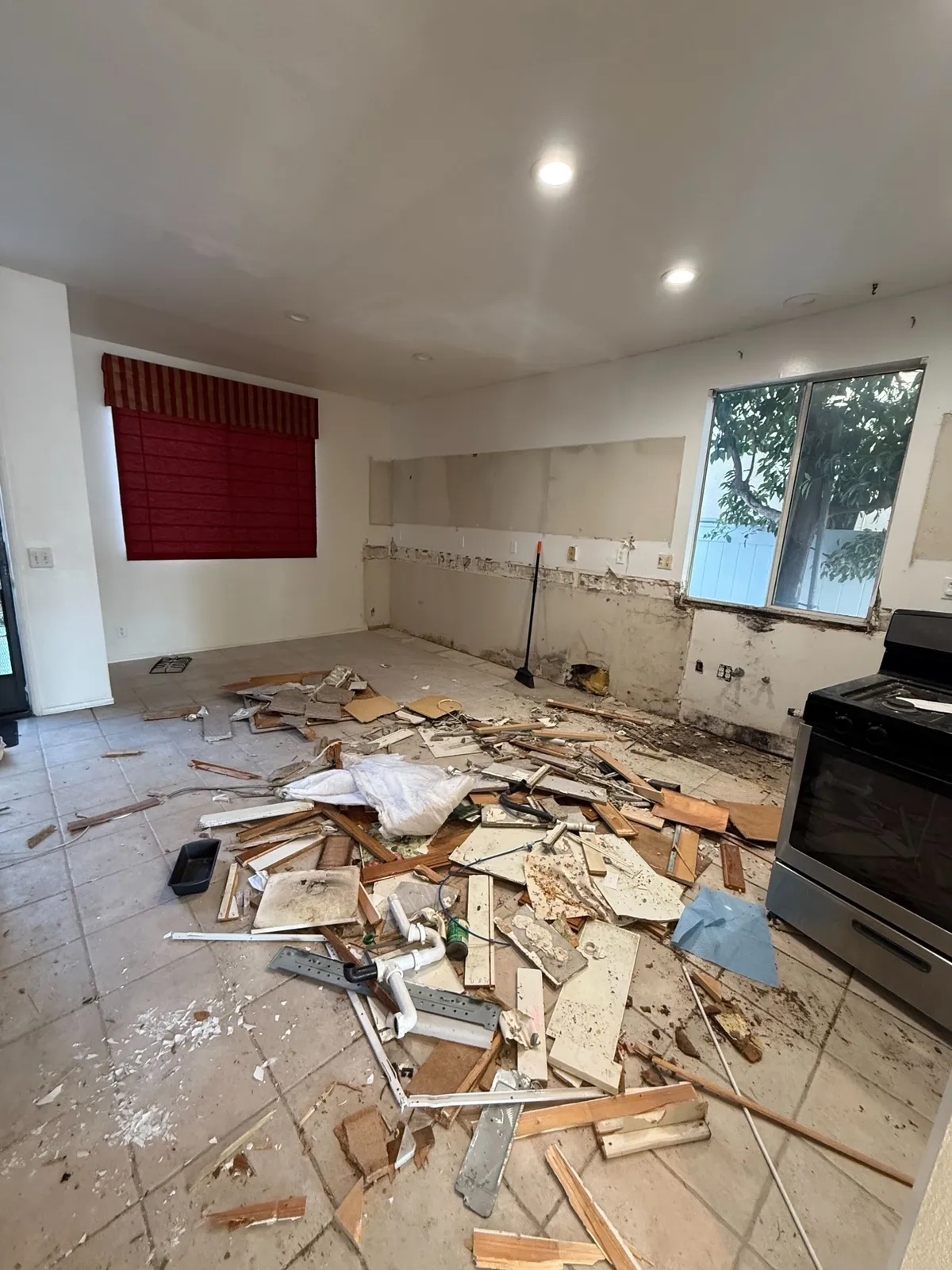 Transitional Kitchen Remodel in Carson, CA by Design Onn Point — Project 2 project photo 8