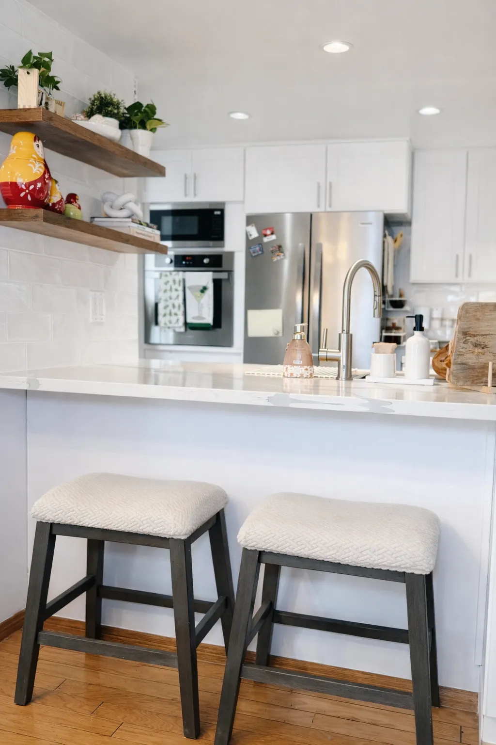 Peninsula with upholstered barstools